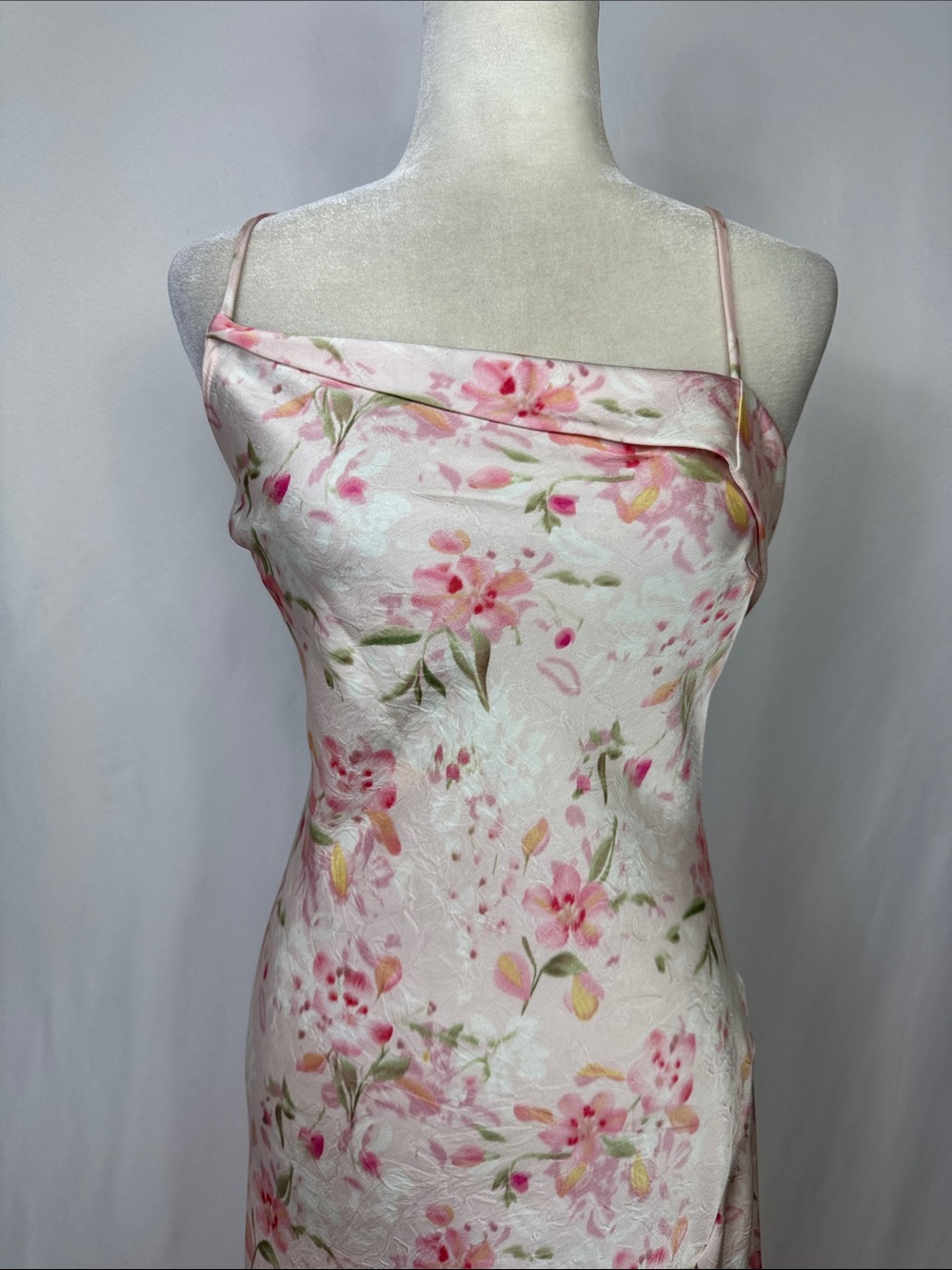 ASTR The Label Cowl Neck Satin Slip Midi Dress Size Small Floral Pink New - Picture 7 of 14